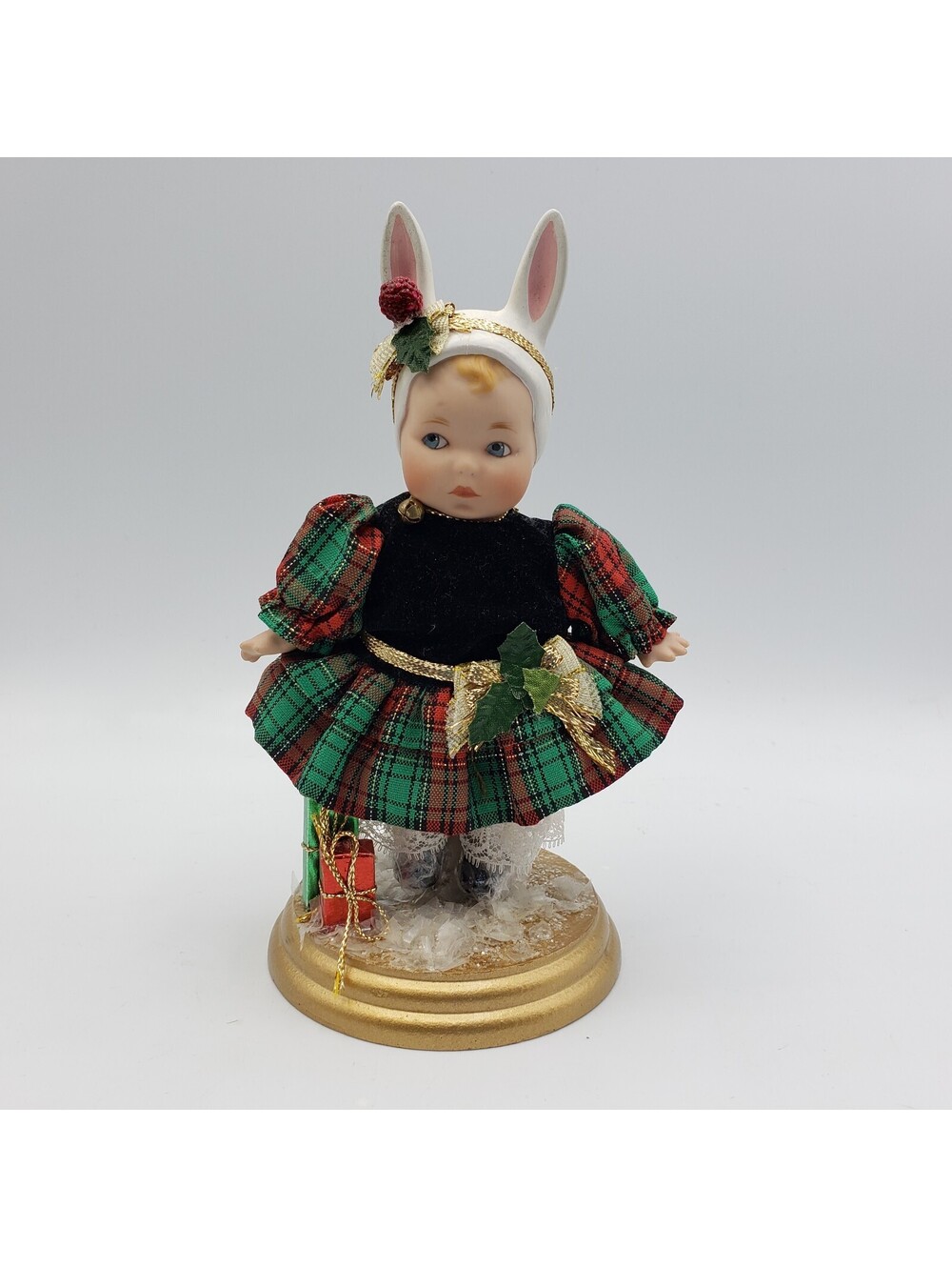 Marie Osmond Dolls LL Knickerbocker  Bunny Loves Christmas Porcelain Stand